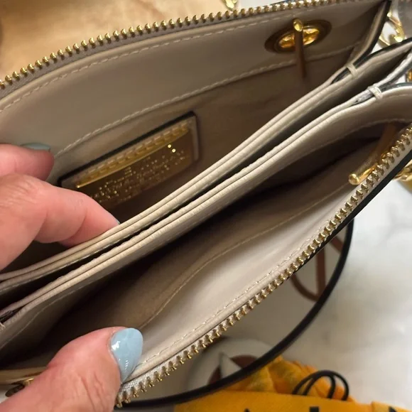 EUC Valentino White and Brown Shoulder Bag with Gold Chain - Picture 7 of 10